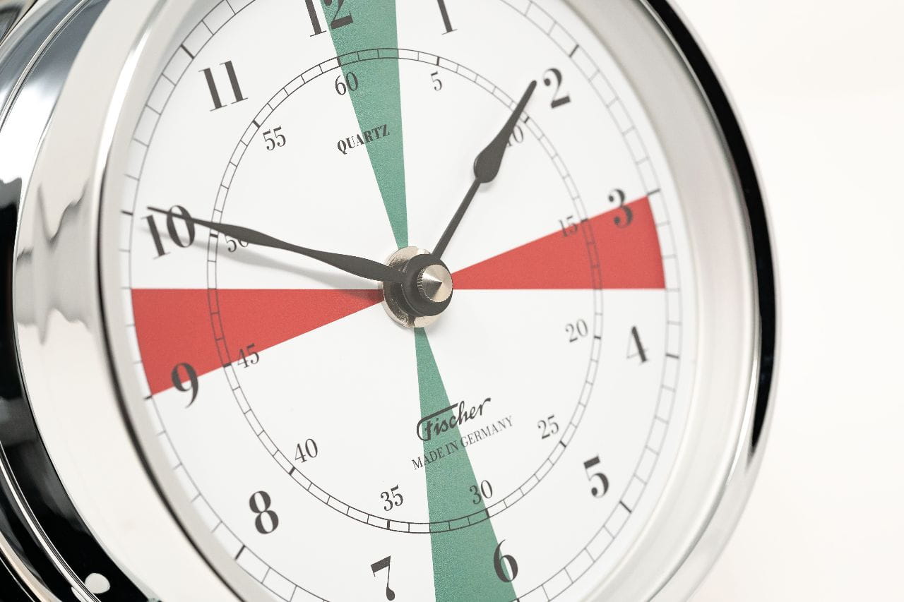 3451-302 FISCHER 1610UFS-47 Funkraum-Quarzuhr aus verchromtem Messing