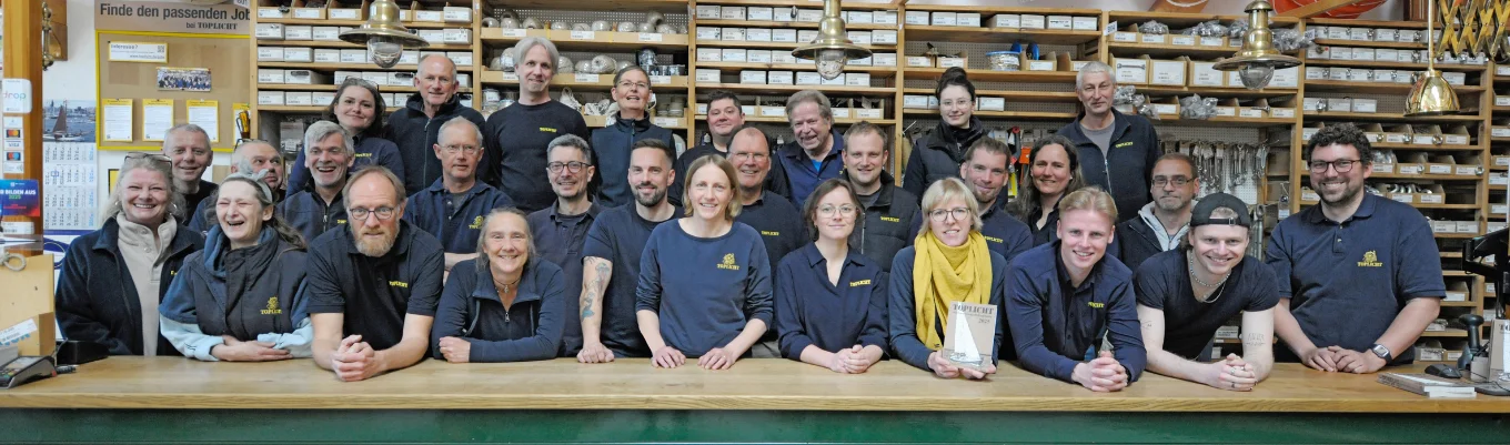 TOPLICHT-crew-2025-am-Tresen-2 TOPLICHT-crew-2025-am-Tresen-2