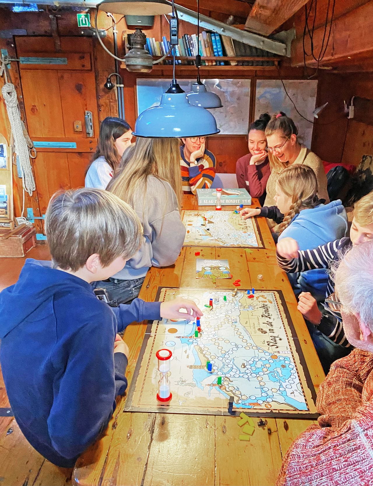 9235-002 SLAG IN DE RONDTE in Aktion