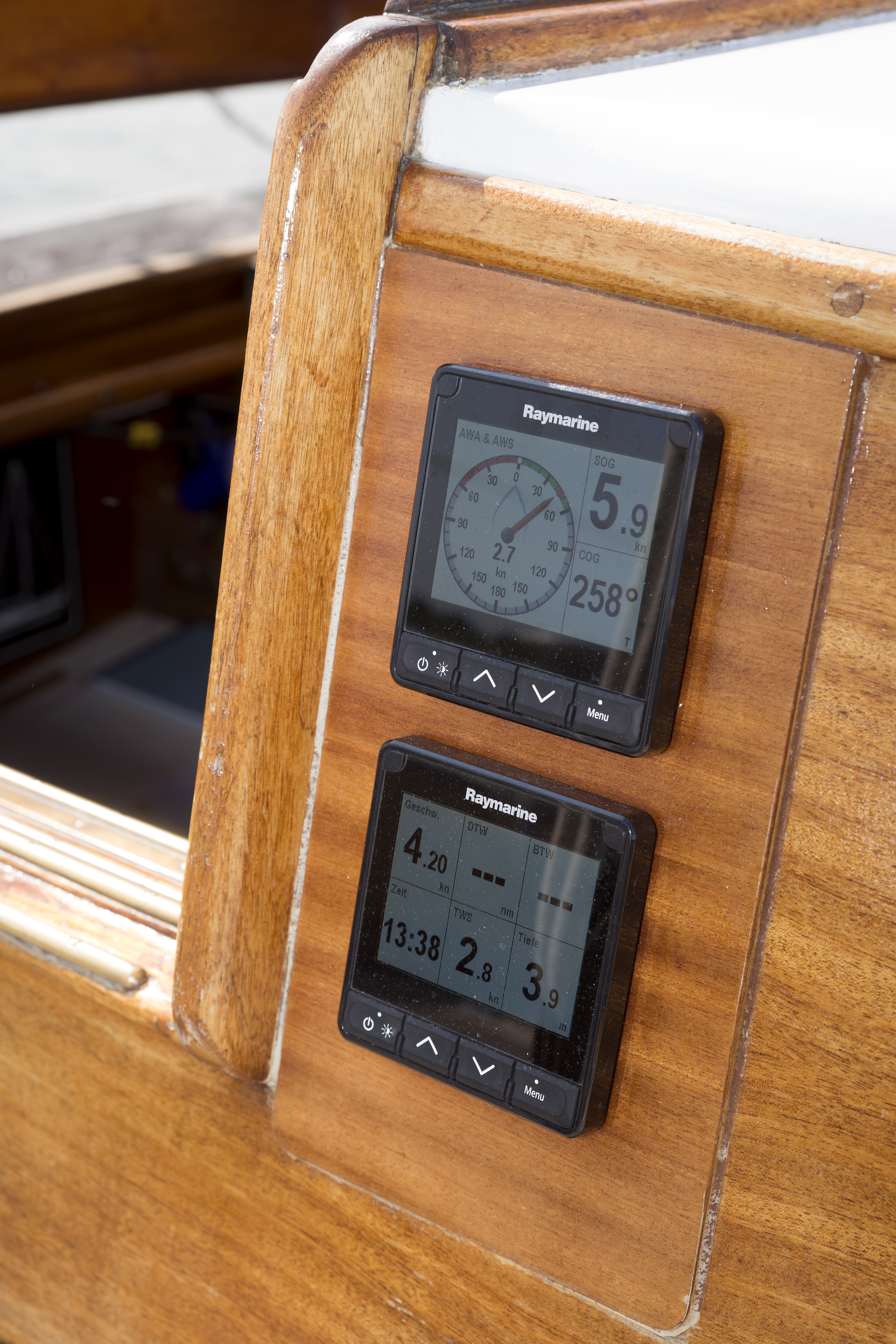 Raymarine-i70