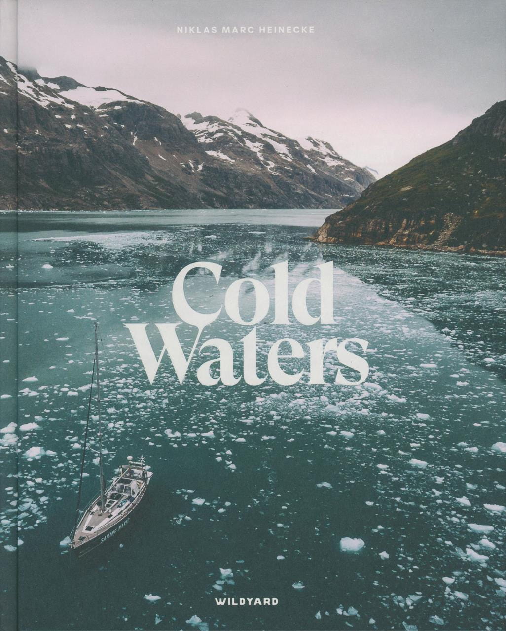 9052-001 COLD WATERS / Niklas Marc Heinecke, Laslo Seyda